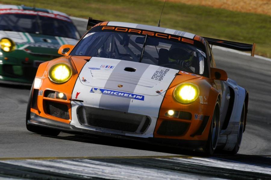  Porsche 911 GT3 R Hybrid 2010 года  (фото 25 из 36)